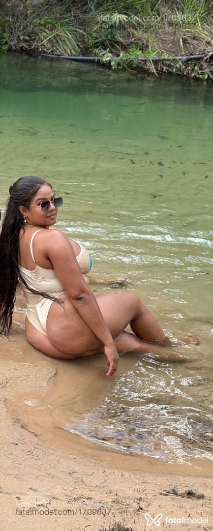 Acompanhante mulher com cabelo castanho de olhos castanhos em Petrolina Acompanhante mulher com cabelo castanho de olhos castanhos em Petrolina - May Campos