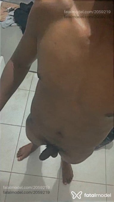 Acompanhante homem morena (o) de olhos pretos - Preto Pfi Acompanhante homem morena (o) de olhos pretos - Preto Pfi