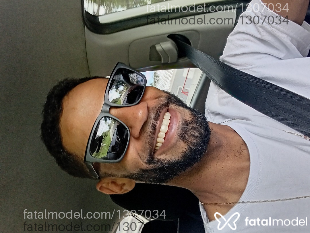 Acompanhante homem com cabelo castanho de olhos castanhos em Virtual - Davi
