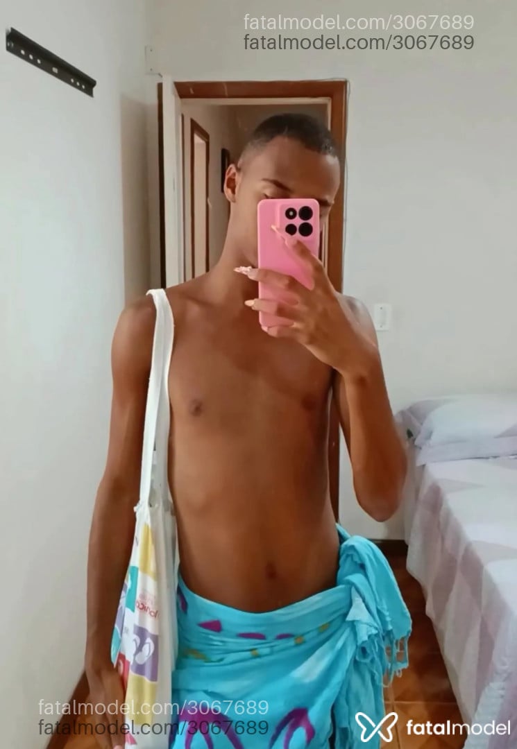 Acompanhante homem morena (o) de olhos castanhos - Leozinho