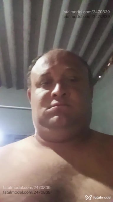 Acompanhante homem sem cabelo de olhos azuis em Virtual Acompanhante homem sem cabelo de olhos azuis em Virtual - Francisquinho