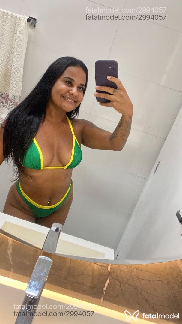 Acompanhante mulher morena (o) de olhos pretos em Itajaí - Morena