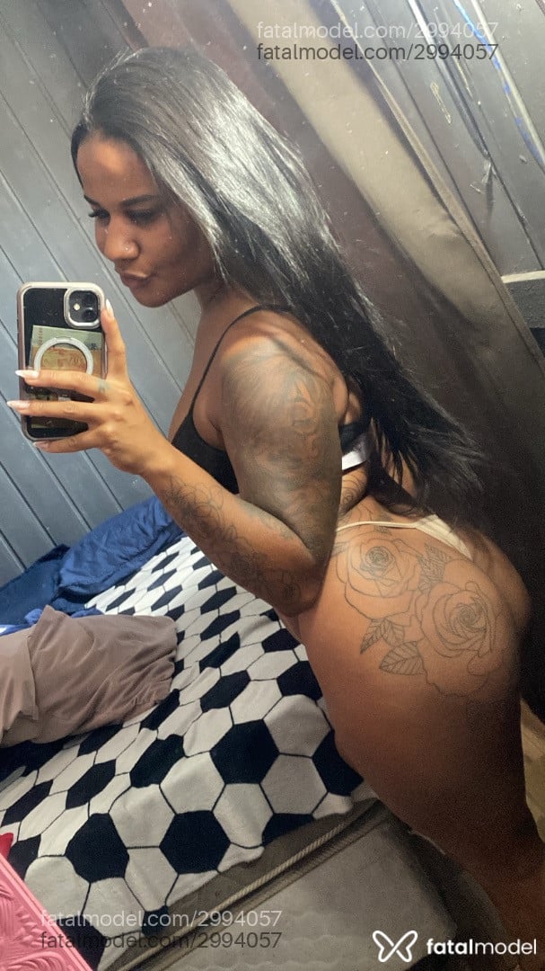 Acompanhante mulher morena (o) de olhos pretos em Itajaí - Morena