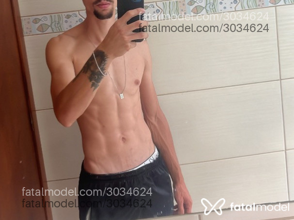 Acompanhante homem com cabelo castanho de olhos pretos em Pinhalzinho - Mateus