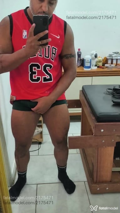Acompanhante homem com cabelo castanho de olhos verdes em Santo Antônio da Platina Acompanhante homem com cabelo castanho de olhos verdes em Santo Antônio da Platina - Erotics
