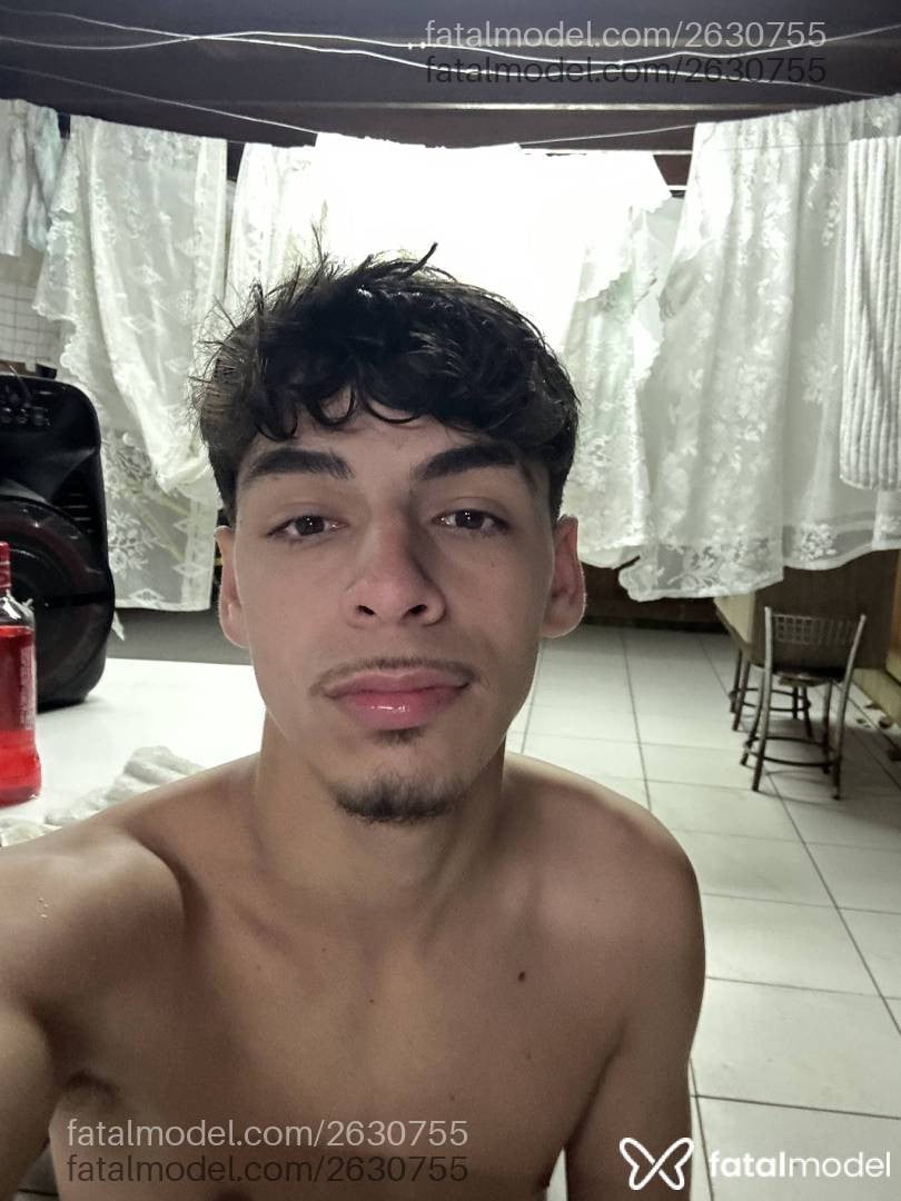 Acompanhante homem com cabelo castanho de olhos castanhos em Itajaí - Gustavo Lima