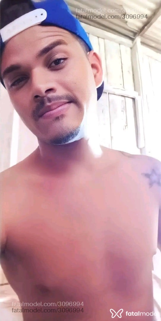Acompanhante homem com cabelo castanho de olhos mel em Porto Velho - Jhonata