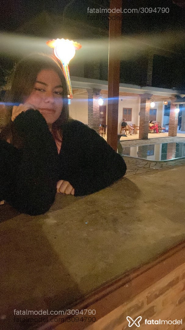 Acompanhante mulher trans loira (o) de olhos verdes em Garopaba - Milena