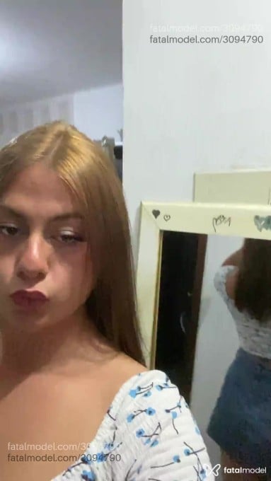 Acompanhante mulher trans loira (o) de olhos verdes em Garopaba - Milena