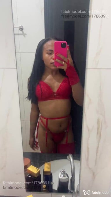 Acompanhante mulher trans morena (o) de olhos castanhos em Canaã dos Carajás Acompanhante mulher trans morena (o) de olhos castanhos em Canaã dos Carajás - Paula