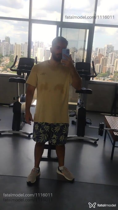 Acompanhante homem com cabelo castanho de olhos castanhos em São Paulo - Alex Tozzetos