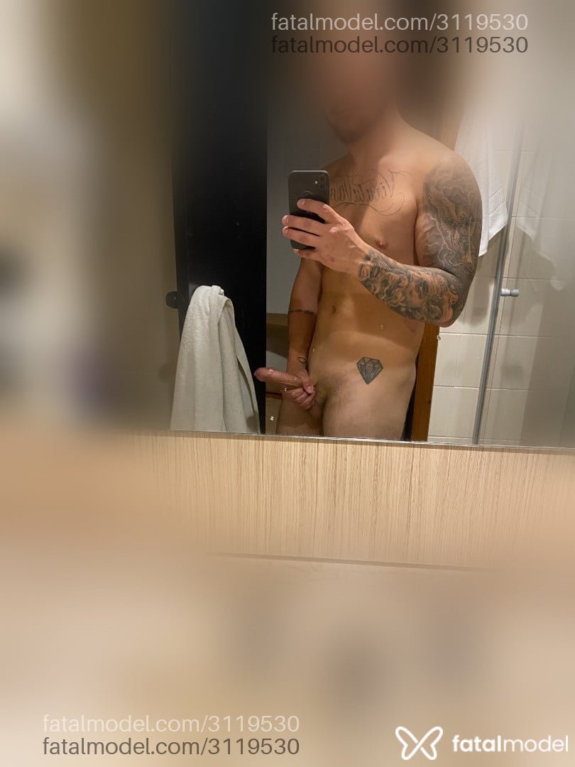 Acompanhante homem loira (o) de olhos castanhos em Balneário Camboriú - Bernardo