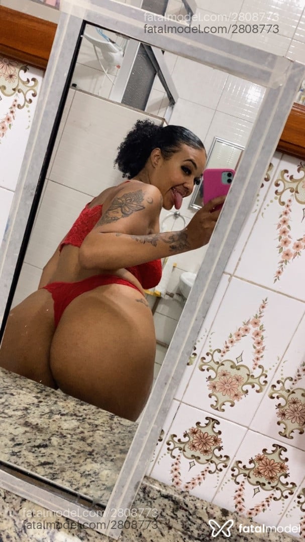 Acompanhante mulher morena (o) de olhos pretos em Curitiba - Thais