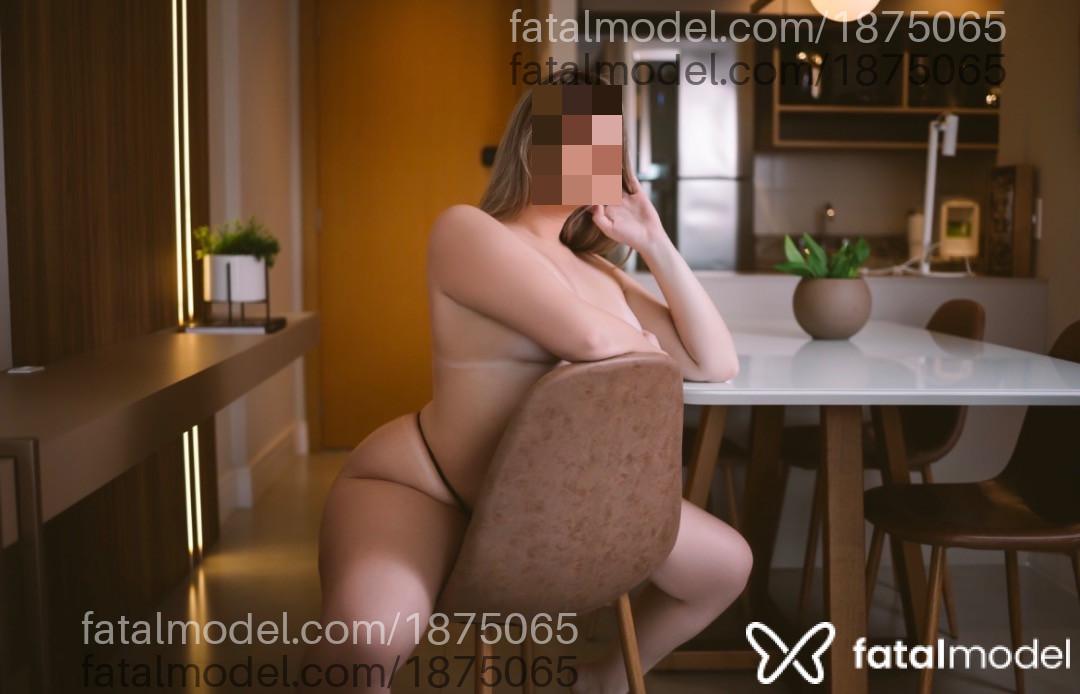 Acompanhante mulher loira (o) de olhos castanhos em Porto Alegre - Larissa
