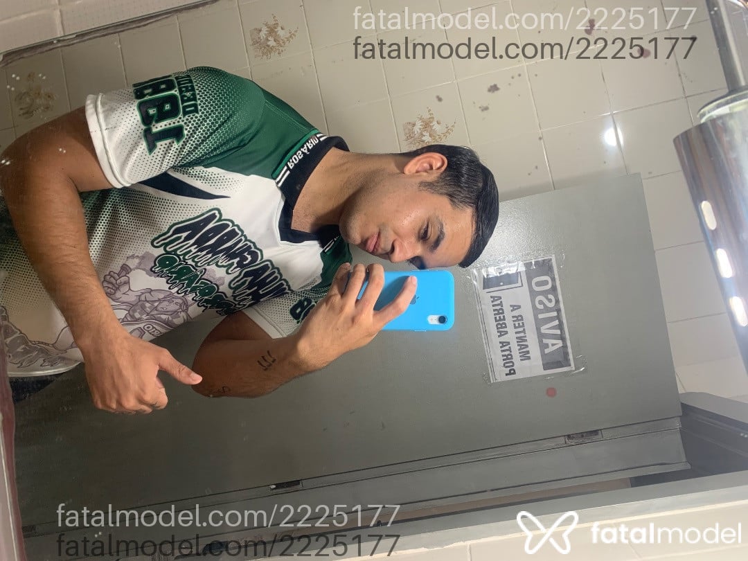Acompanhante homem com cabelo castanho de olhos castanhos em São José dos Campos - Oliver