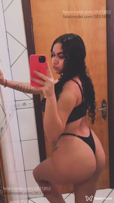 Acompanhante mulher morena (o) de olhos castanhos - Mireela Gutierrez