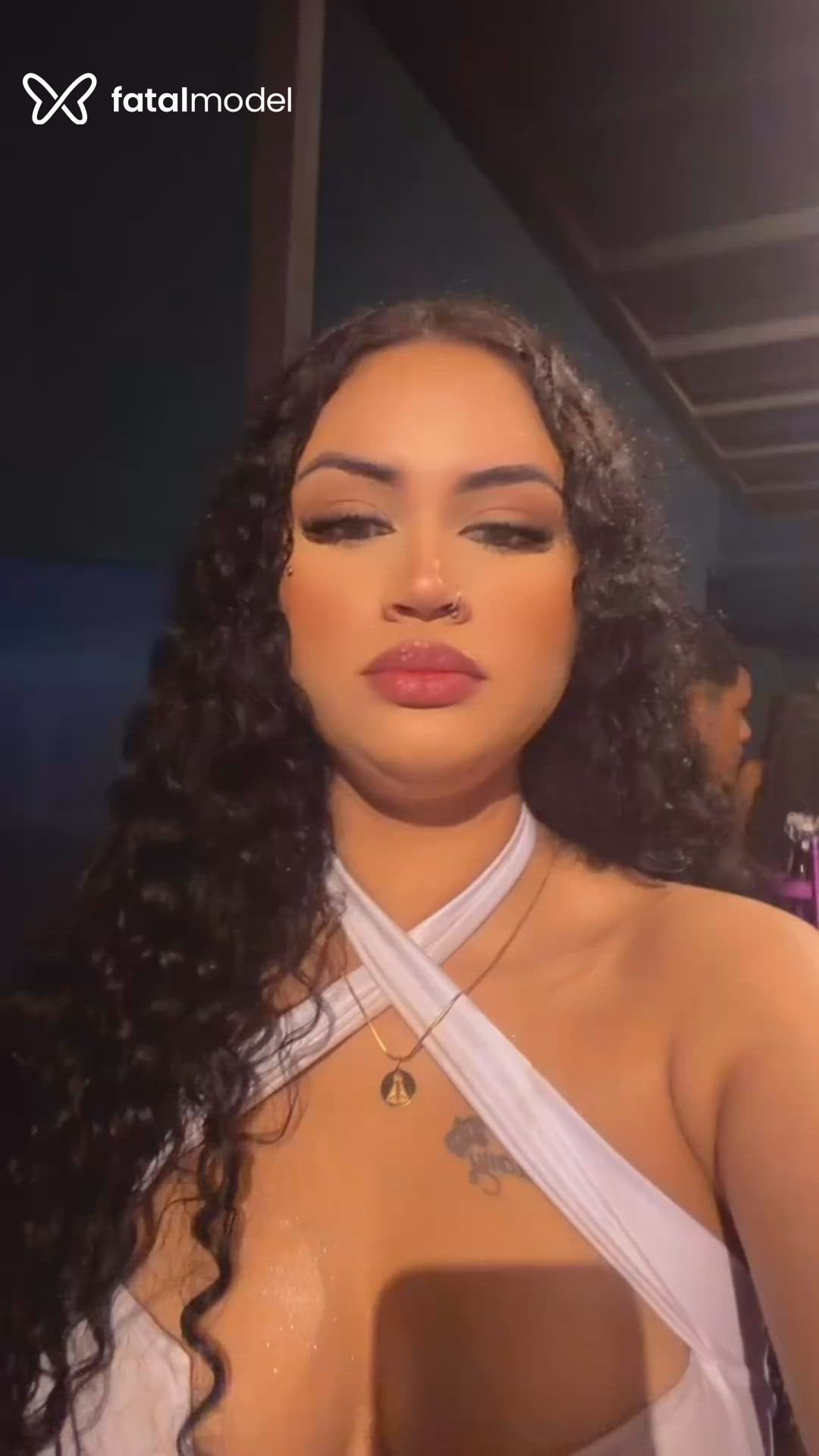 Acompanhante mulher morena (o) de olhos castanhos - Mireela Gutierrez