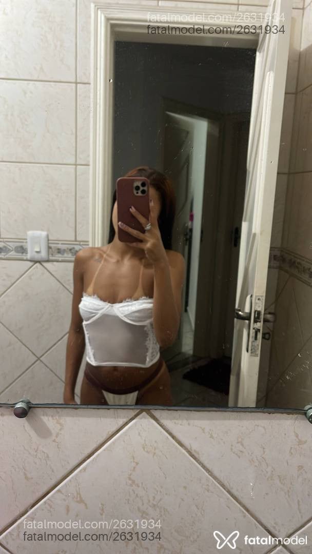 Acompanhante mulher morena (o) de olhos castanhos - Anne