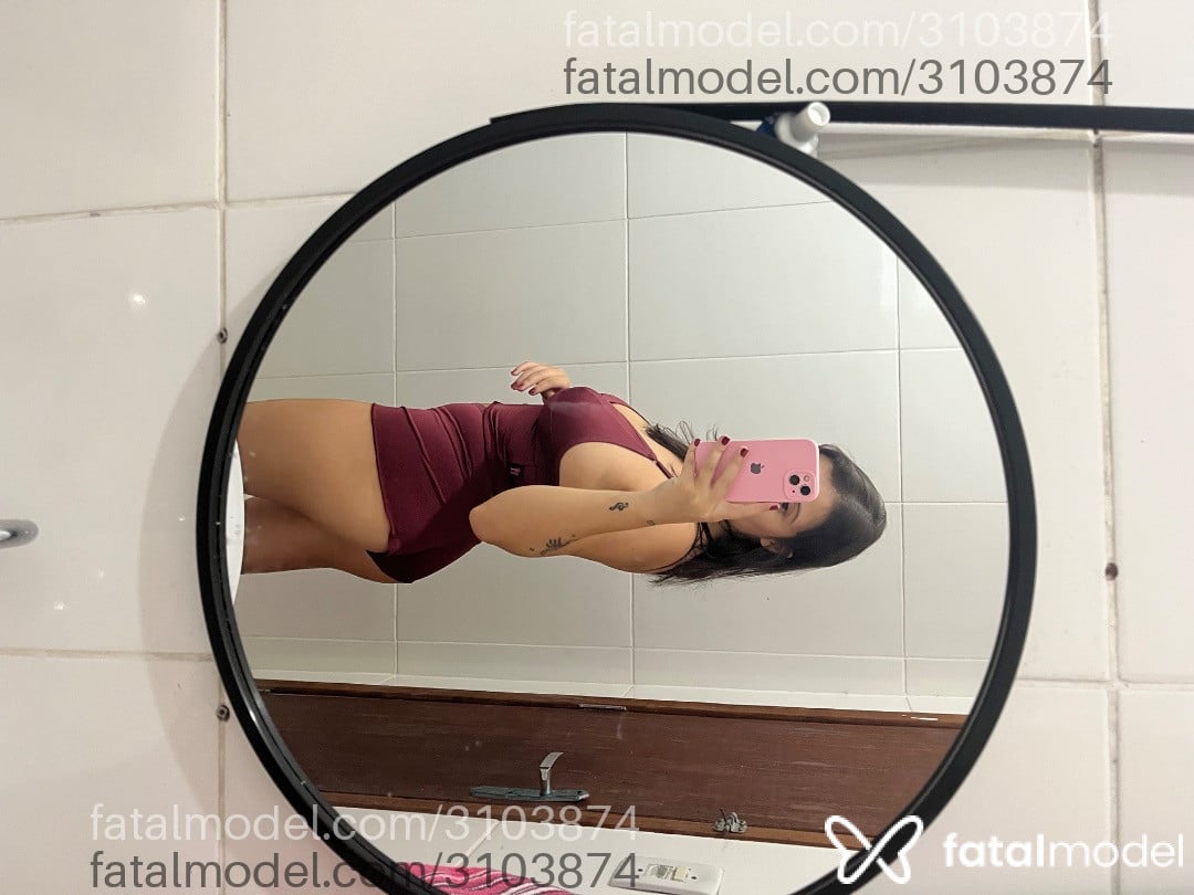 Acompanhante mulher com cabelo castanho de olhos castanhos em Virtual Acompanhante mulher com cabelo castanho de olhos castanhos em Virtual - Ana Julia