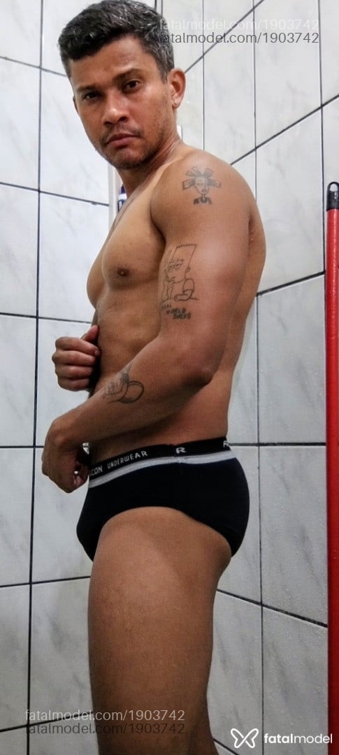 Acompanhante homem morena (o) de olhos pretos - Lucas Silva Acompanhante homem morena (o) de olhos pretos - Lucas Silva