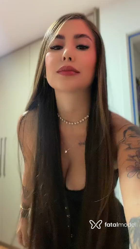 Acompanhante mulher morena (o) de olhos castanhos - Alícia Ferreira