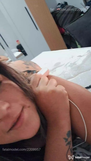 Acompanhante mulher loira (o) de olhos mel em Itumbiara - Bruna