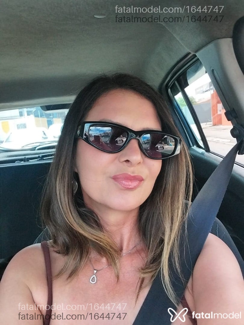 Acompanhante mulher com cabelo castanho de olhos castanhos em Jaú - Brenda lopes
