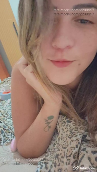 Acompanhante mulher loira (o) de olhos mel em Itumbiara - Bruna