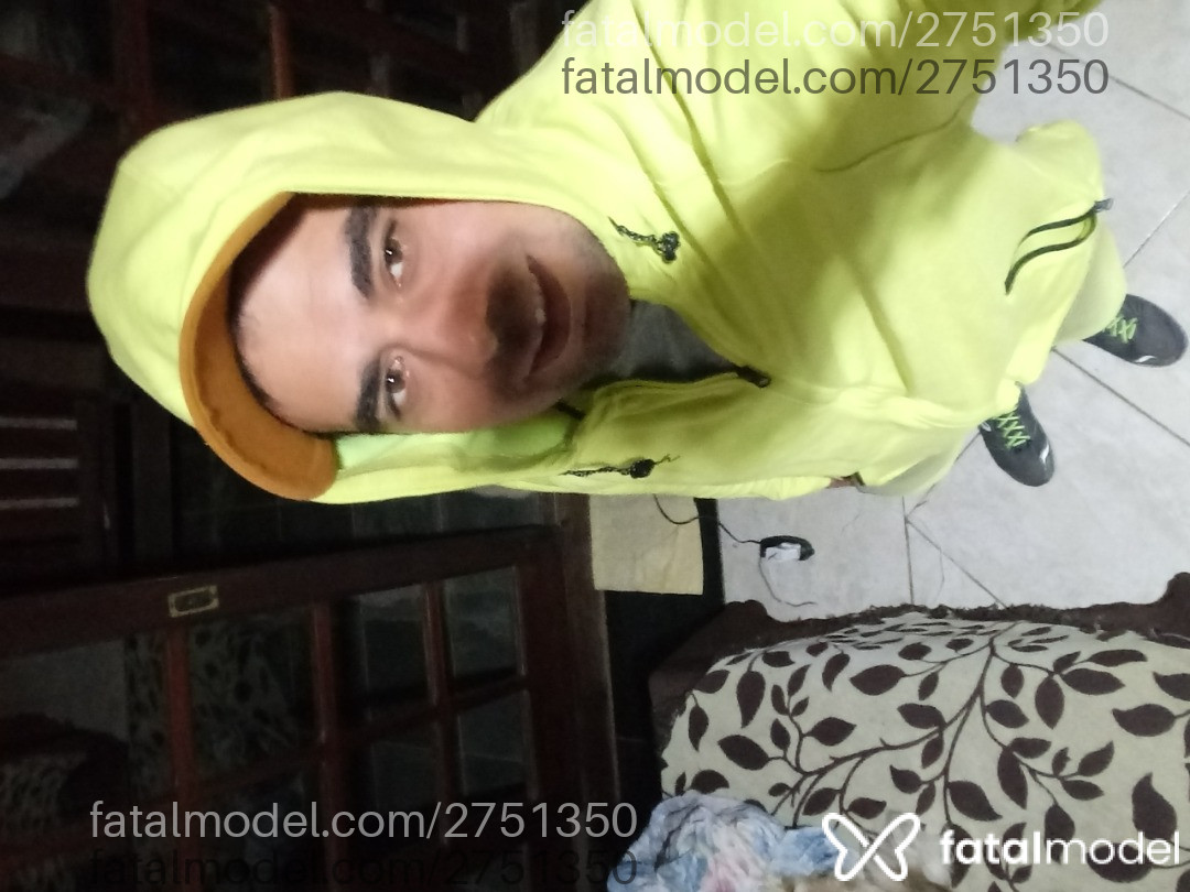 Acompanhante homem com cabelo castanho de olhos castanhos em Mogi das Cruzes Acompanhante homem com cabelo castanho de olhos castanhos em Mogi das Cruzes - Lukas