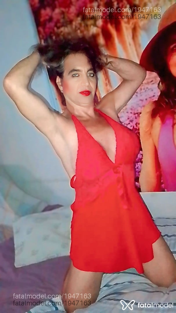 Acompanhante mulher trans com cabelo castanho de olhos verdes em Belo Horizonte - Nicole