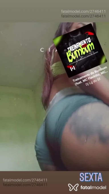Acompanhante mulher trans com cabelo castanho de olhos pretos em Contagem - Almeida
