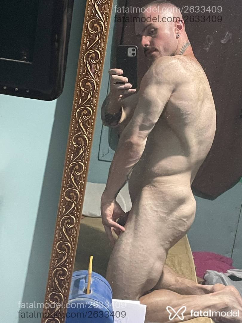 Acompanhante homem com cabelo castanho de olhos mel - Caio Henrique