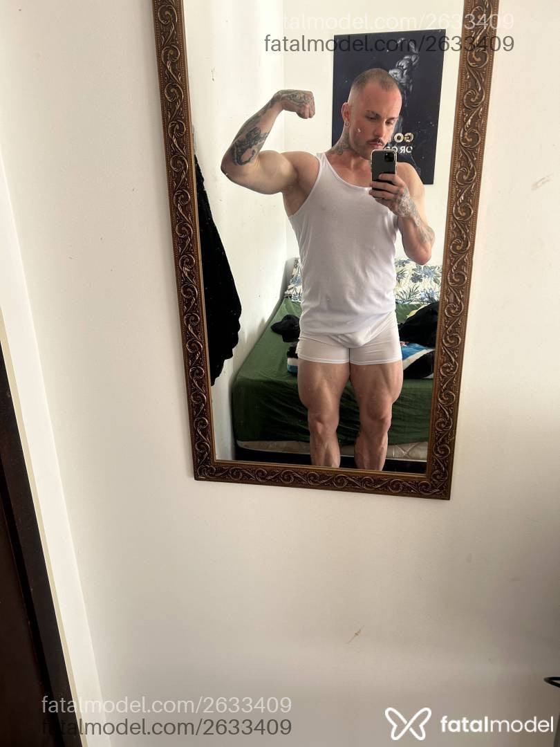 Acompanhante homem com cabelo castanho de olhos mel - Caio Henrique
