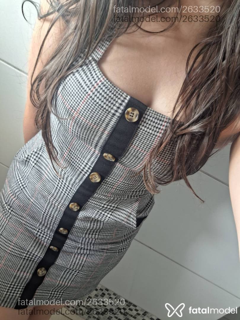 Acompanhante mulher com cabelo castanho de olhos castanhos - Stefany Lorraine