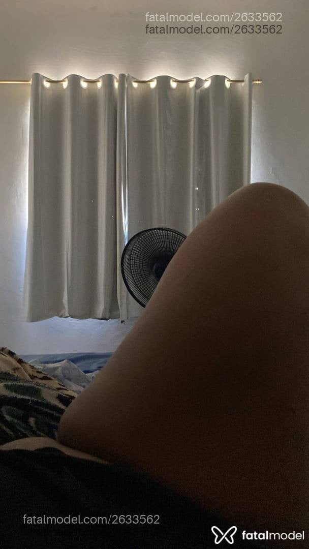 Acompanhante mulher com cabelo castanho de olhos castanhos em Porto Seguro Acompanhante mulher com cabelo castanho de olhos castanhos em Porto Seguro - ísis