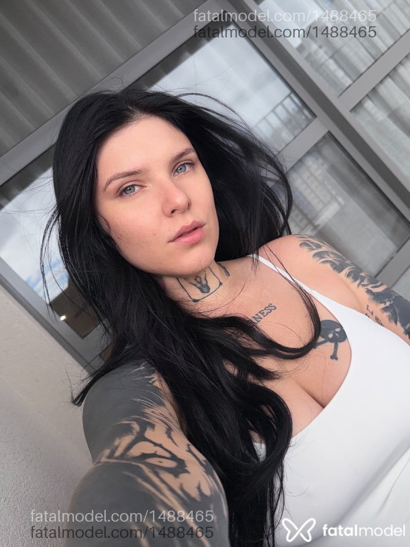 Acompanhante mulher morena (o) de olhos azuis em Virtual - Rafaela
