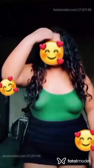 Acompanhante mulher com cabelo castanho de olhos castanhos em Virtual Acompanhante mulher com cabelo castanho de olhos castanhos em Virtual - Cristal