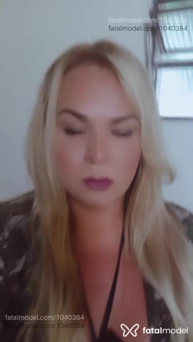 Acompanhante mulher trans loira (o) de olhos castanhos em Itapira - Emy Lee
