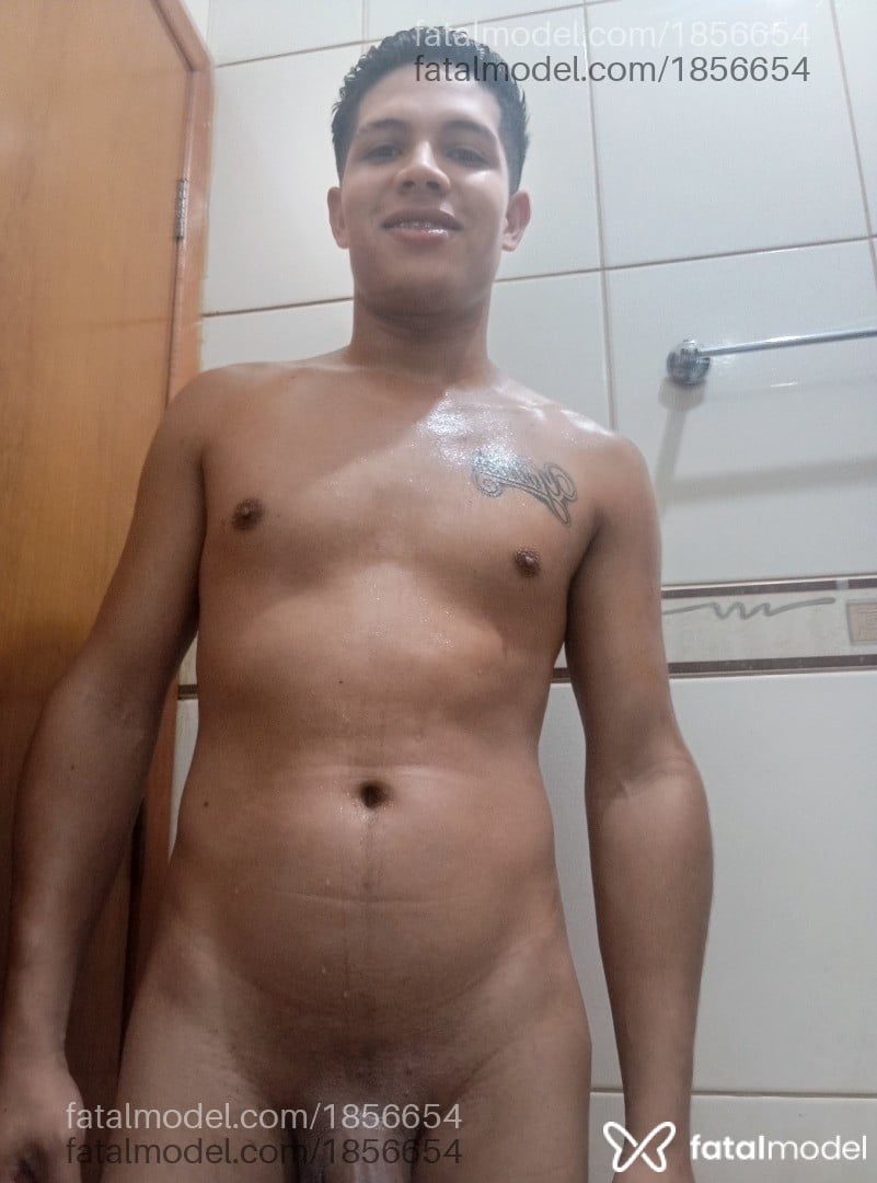 Acompanhante homem com cabelo colorido de olhos pretos - Jadiel Venezolano Acompanhante homem com cabelo colorido de olhos pretos - Jadiel Venezolano