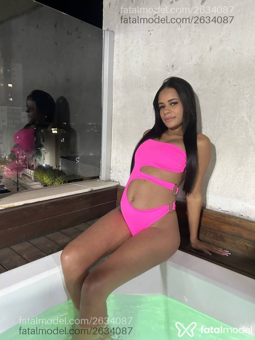 Acompanhante mulher com cabelo castanho de olhos castanhos em Belo Horizonte - Sophia Avelar