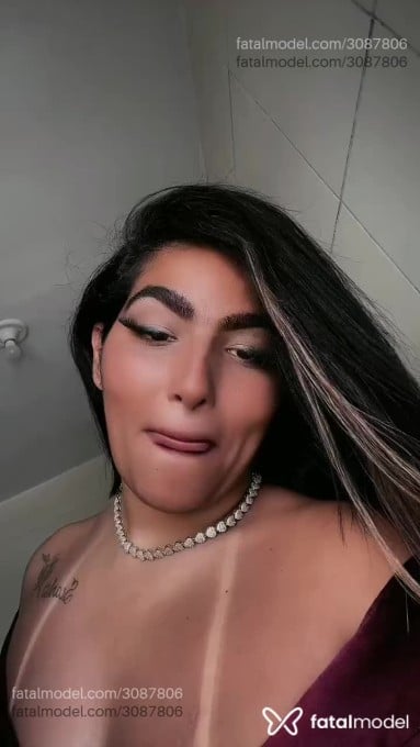 Acompanhante mulher morena (o) de olhos castanhos em Rio de Janeiro Acompanhante mulher morena (o) de olhos castanhos em Rio de Janeiro - Jenni Ravena