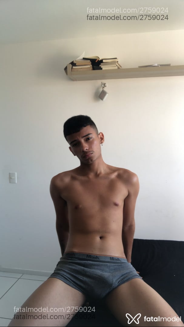 Acompanhante homem morena (o) de olhos castanhos em Fortaleza - Cruzfortal