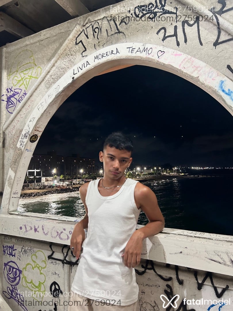 Acompanhante homem morena (o) de olhos castanhos em Fortaleza - Cruzfortal