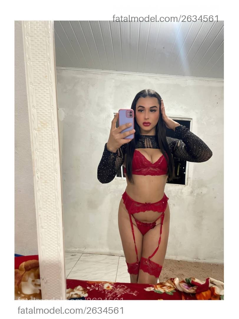 Acompanhante mulher trans morena (o) de olhos castanhos - Victoria Belmonte