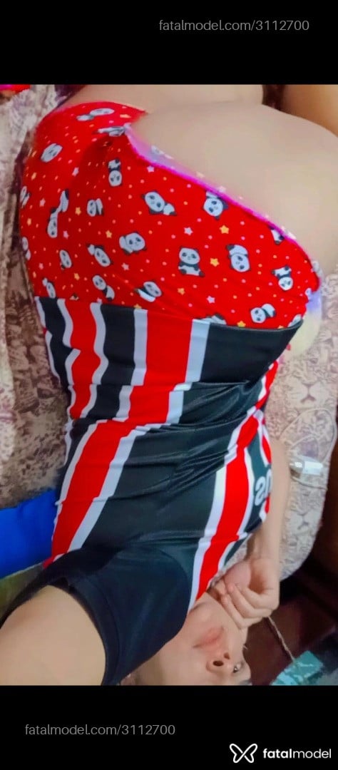 Acompanhante mulher com cabelo castanho de olhos castanhos - Larrisa Mel Acompanhante mulher com cabelo castanho de olhos castanhos - Larrisa Mel