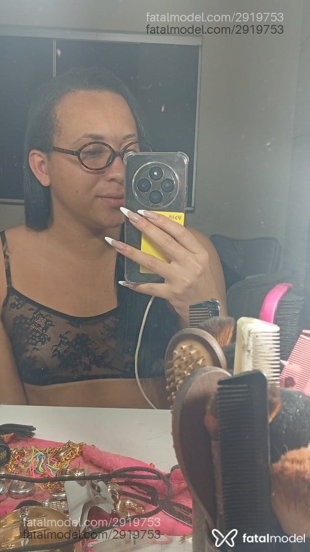 Acompanhante mulher trans morena (o) de olhos pretos em Bom Despacho - Luara