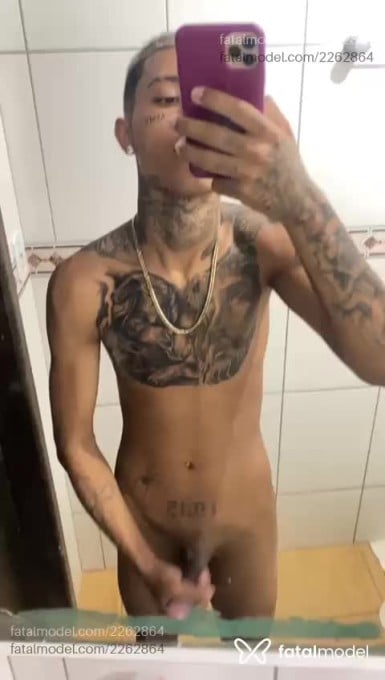 Acompanhante homem morena (o) de olhos castanhos em Joinville - Henrique