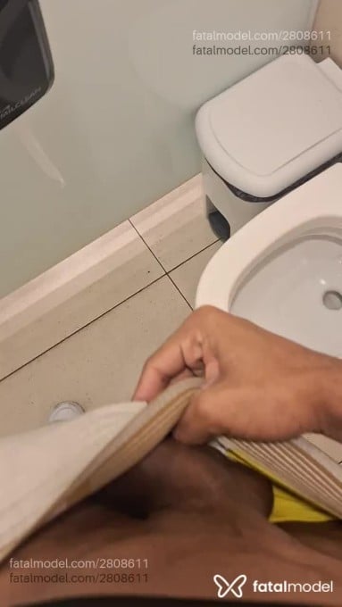 Acompanhante homem com cabelo castanho de olhos castanhos em São Paulo Acompanhante homem com cabelo castanho de olhos castanhos em São Paulo - Ricck