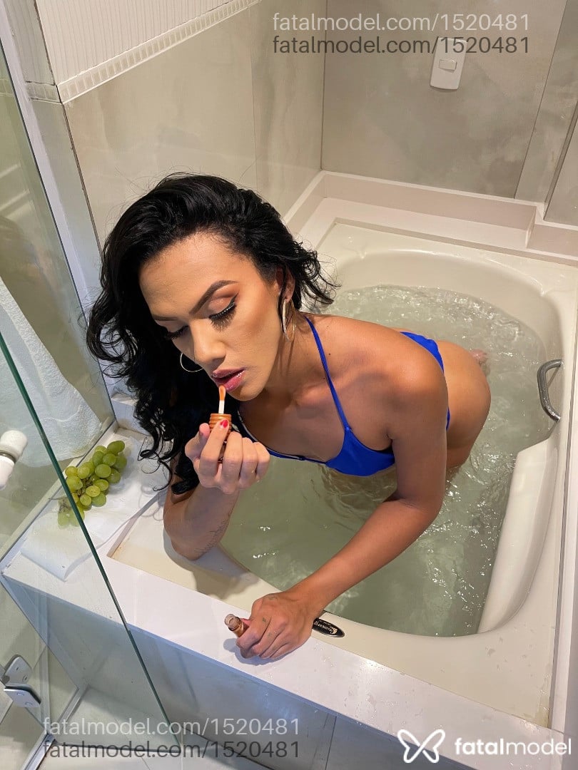 Acompanhante mulher trans morena (o) de olhos verdes em Balneário Camboriú - Larissa Gabrielly