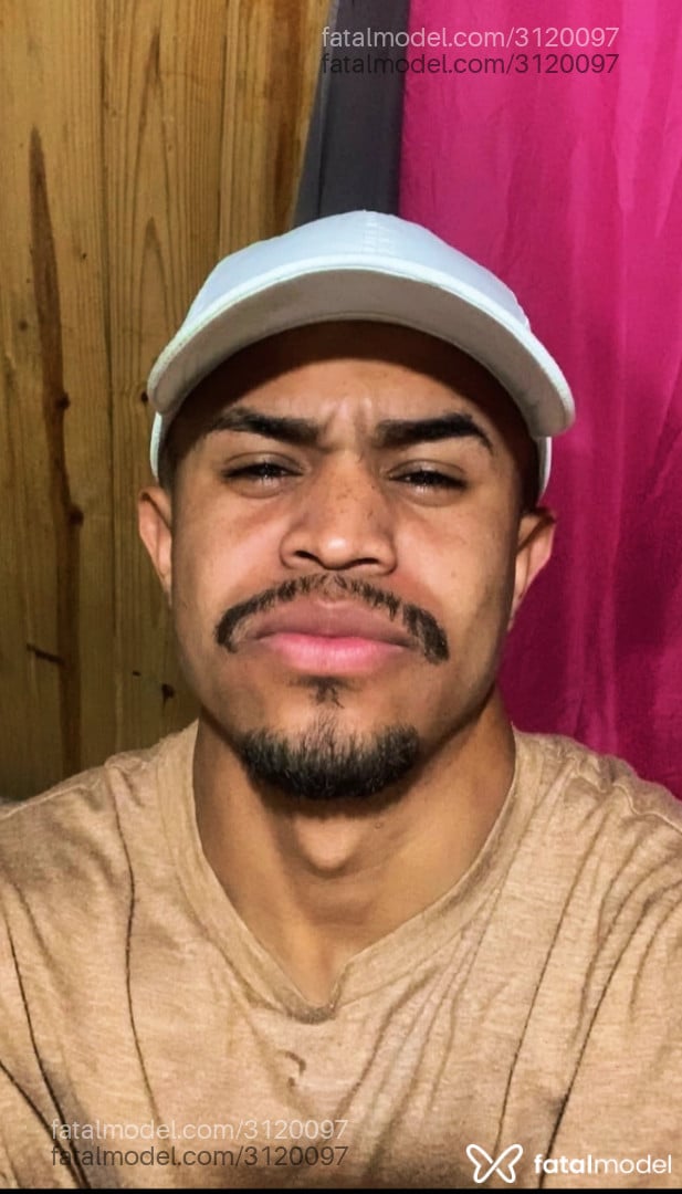 Acompanhante homem morena (o) de olhos castanhos em Florianópolis - Daniel